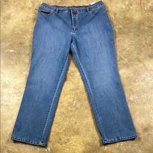 Lee Classic Blue Denim Jeans
Size: 18 p